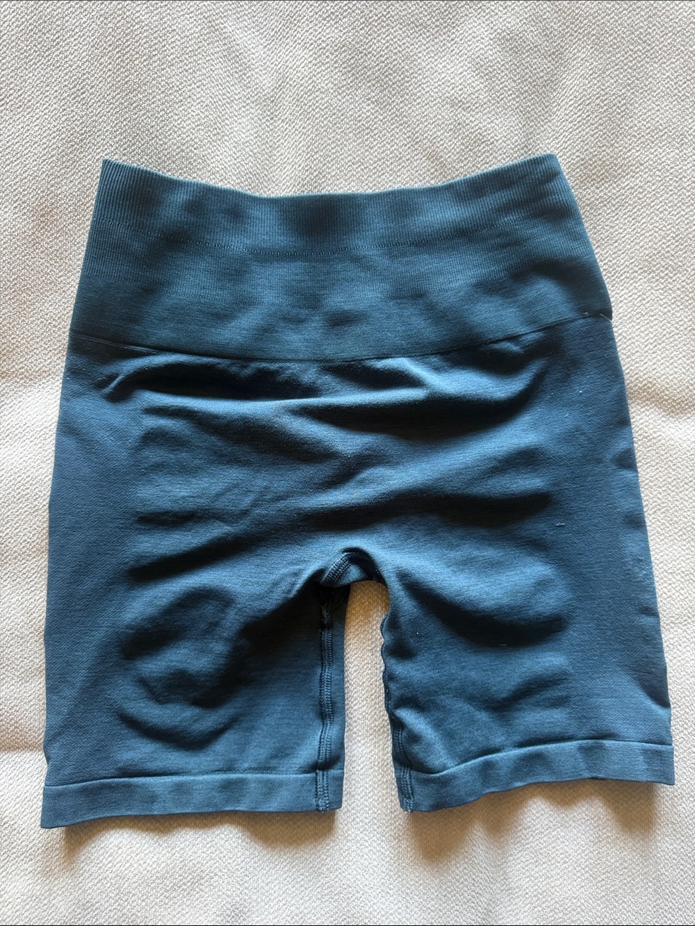 Alphalete Teal High-Rise Scrunch-Back Bike Shorts - Picture 3 of 4
